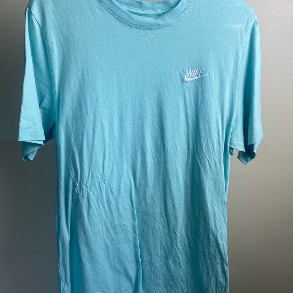 Small Men’s Nike Tee